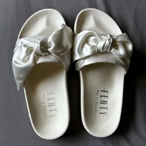 Puma FENTY Bow Slides (Women’s 6.5)